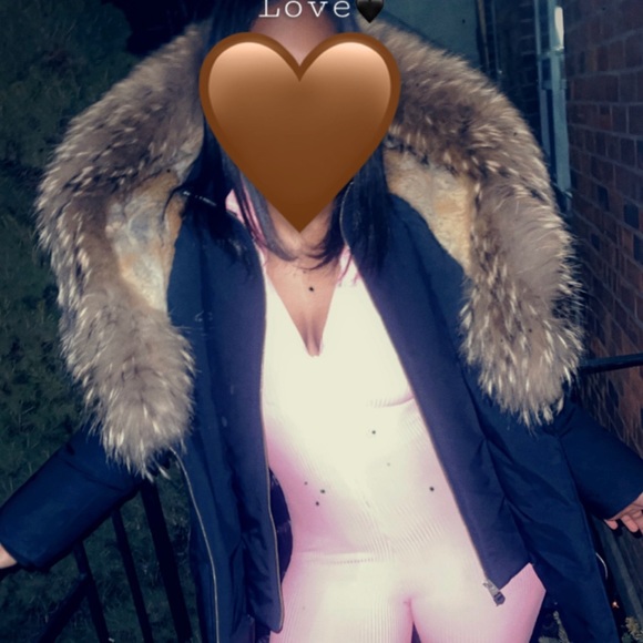 TRISH Powder Touch down coat with natural fur Signature Mackage Collar - Picture 2 of 4